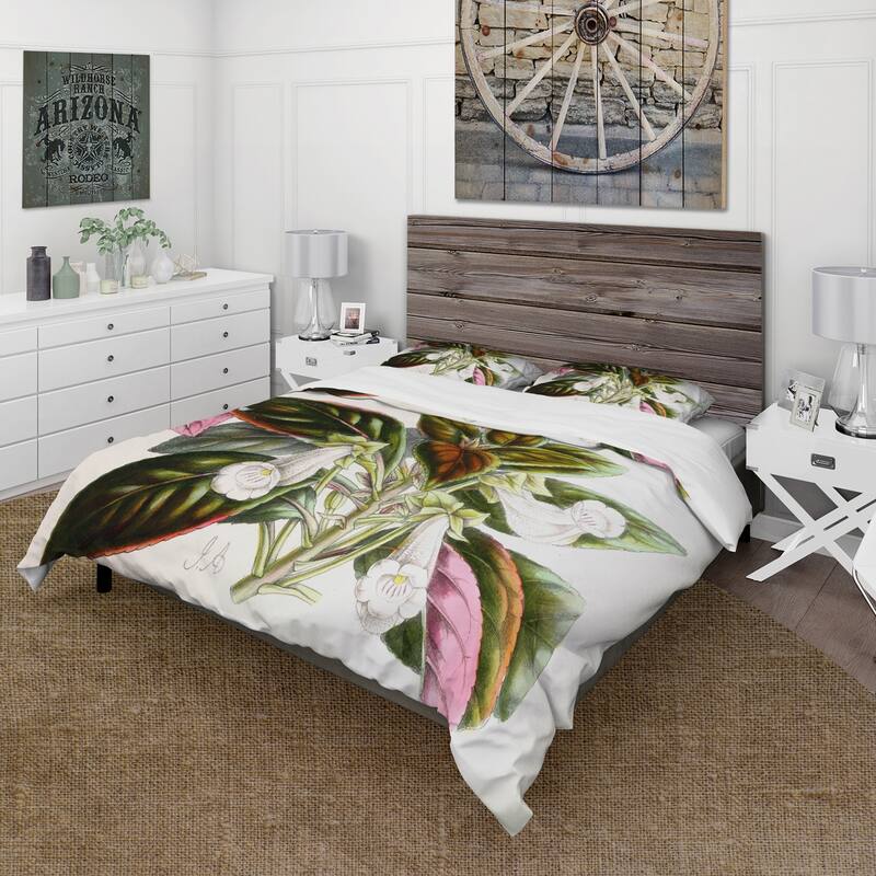 Designart 'Vintage Blossoming Flower V' Traditional Duvet Cover Set