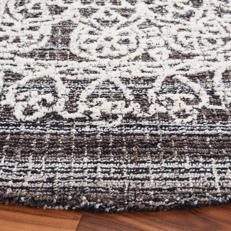 SAFAVIEH Handmade Ebony Satoko Medallion Wool Rug