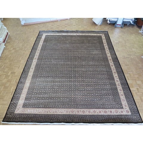 Hand Knotted Black Herati with Wool & Silk Oriental Rug (11'8" x 14'9") - 11'8" x 14'9"