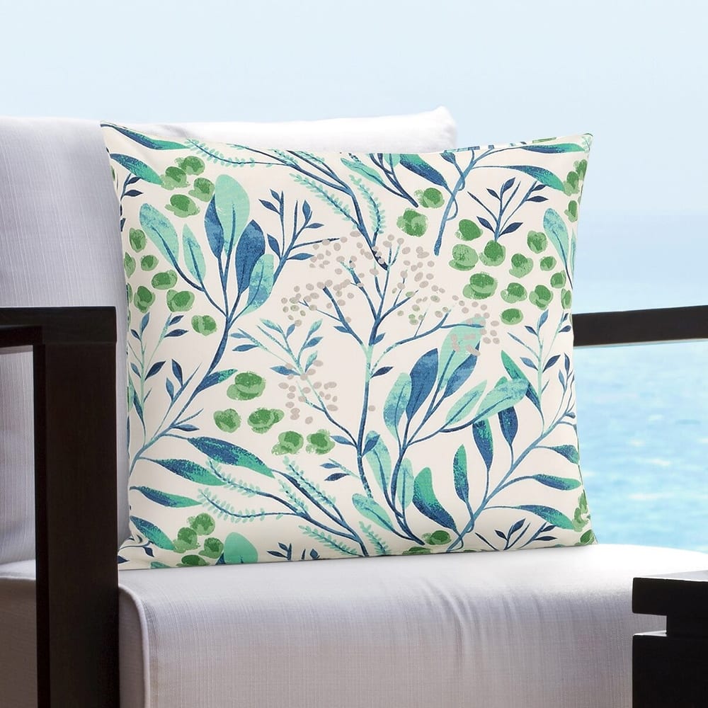 Siscovers Barrier Reef Solarium Indoor/Outdoor Throw Pillow