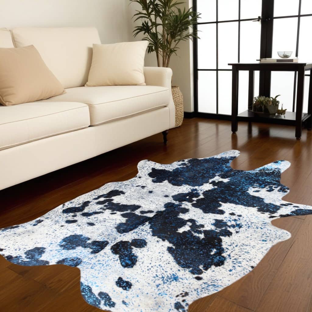 Minaj Modern Stain Resistant Area Rug By HomeRoots - 84' X '72' X '0.1