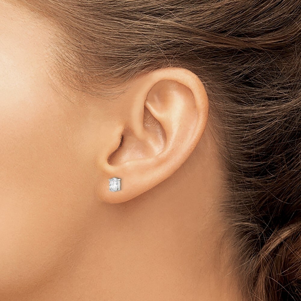925 Sterling Silver 4x6mm Oval CZ Stud Earrings 925 Sterling Silver 4x6mm Oval CZ Stud Earrings