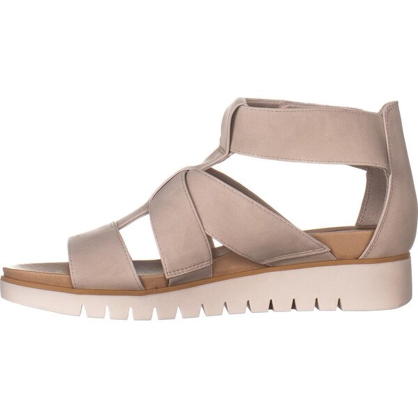 dr scholl's got this sandal