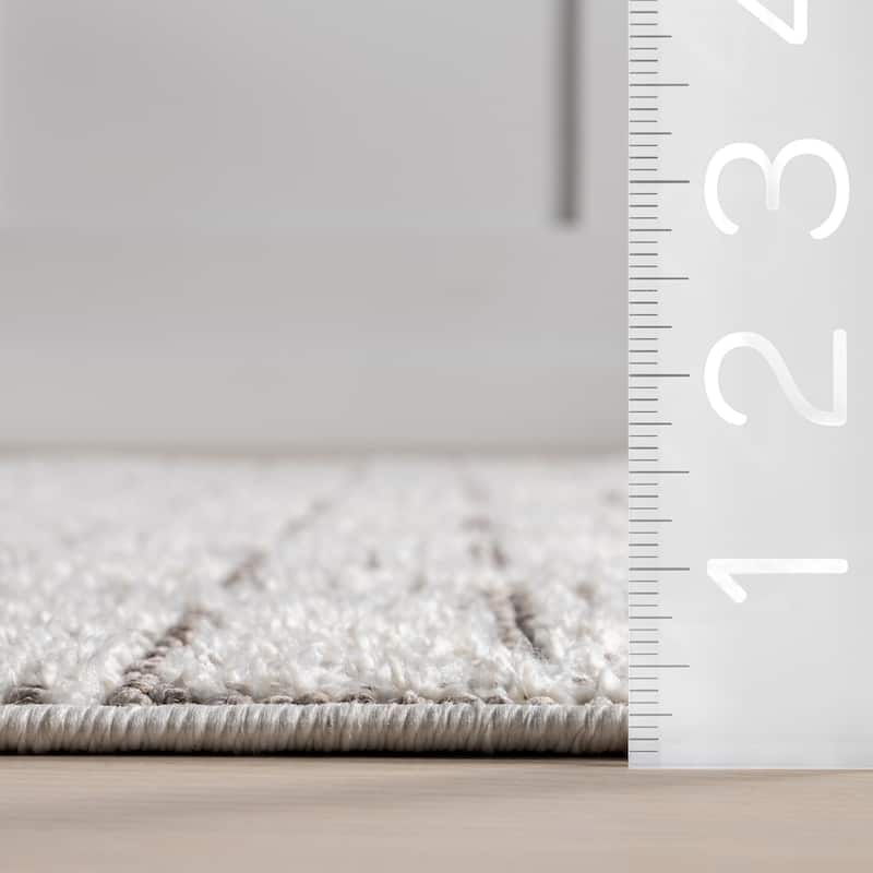Nuloom Alora Geometric Tassels Area Rug