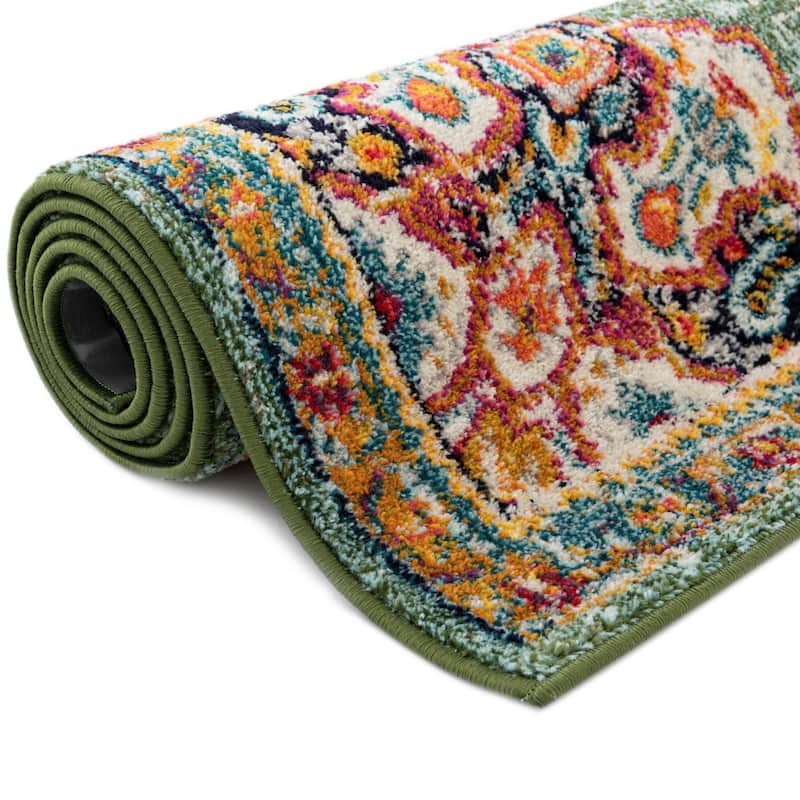 Traditional Koakburg Collection Area Rug
