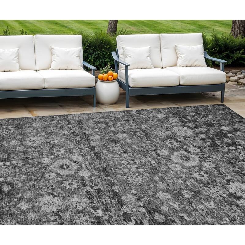 HomeRoots Oriental Traditional Rectangle Outdoor Rug - 8' X 10'
