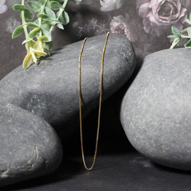 MayaMila 14k Yellow Gold Classic Box Chain 0.7mm