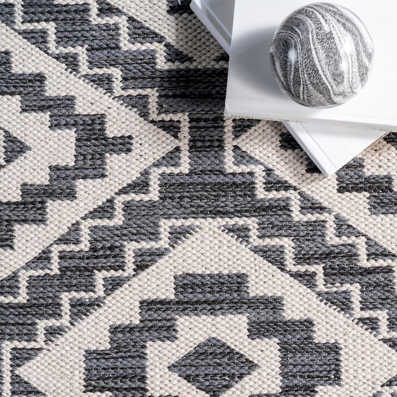 Nuloom Thea Geometric Global Cotton Area Rug
