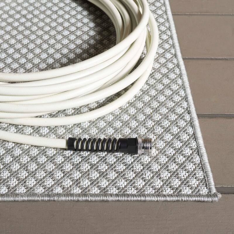SAFAVIEH Terrace Gidda Indoor/Outdoor Washable Backyard Patio Rug