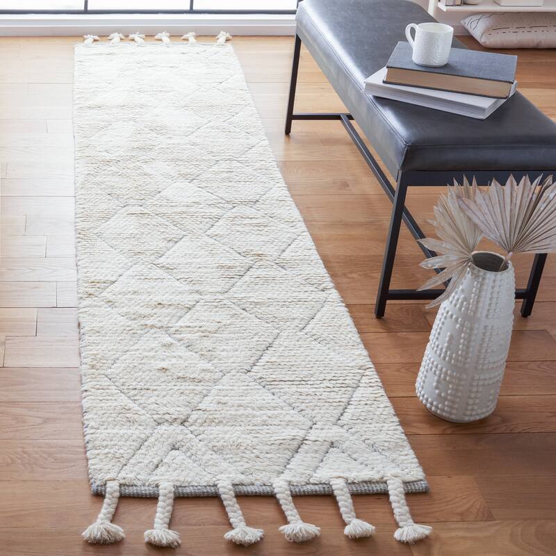 SAFAVIEH Handmade Casablanca Zamfira Boho Wool Rug - 5' x 8' - 2'3" x 8' Runner - Ivory