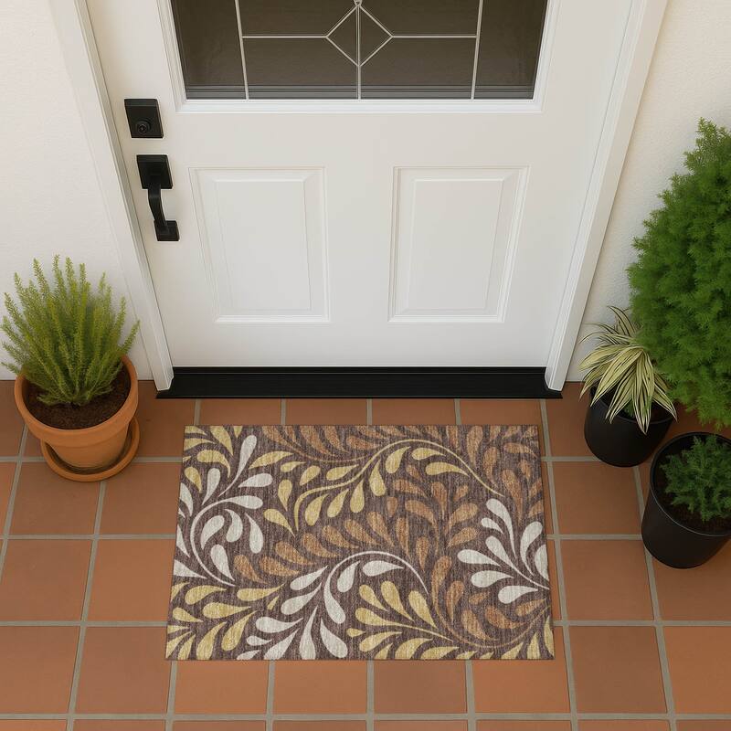 Machine Washable Indoor/ Outdoor Floral Arabesque Chantille Rug - Fudge - 1'8" x 2'6"
