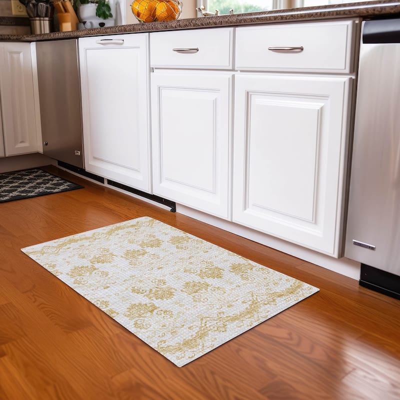 Machine Washable Indoor/ Outdoor Chantille Damask Medallion Rug