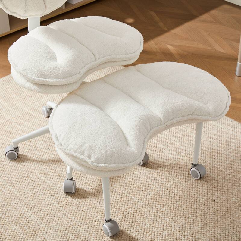 Roomfitters Sherpa Office Chair with Heart Shaped Back and Adjustable Height, Cute Aesthetic Swivel Desk Chair, Ivory