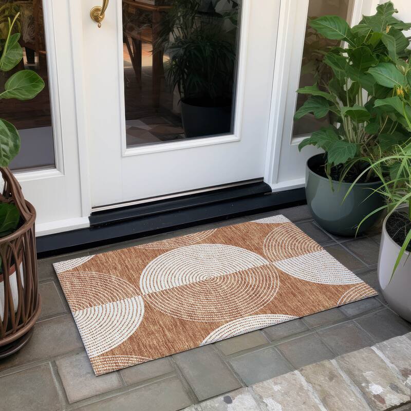 Machine Washable Indoor/ Outdoor Geo Circles Chantille Rug - Copper - 1'8" x 2'6"