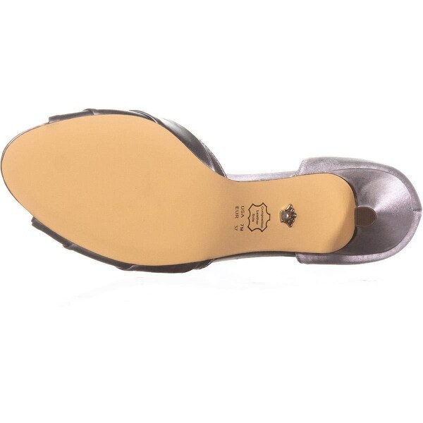 nina charisa pumps