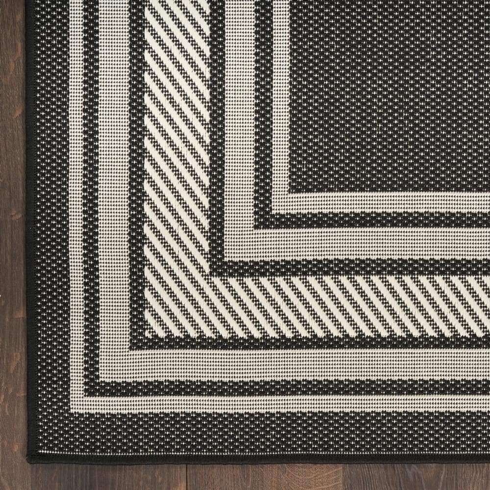Nourison Horizon Indoor/Outdoor Geometric Area Rug