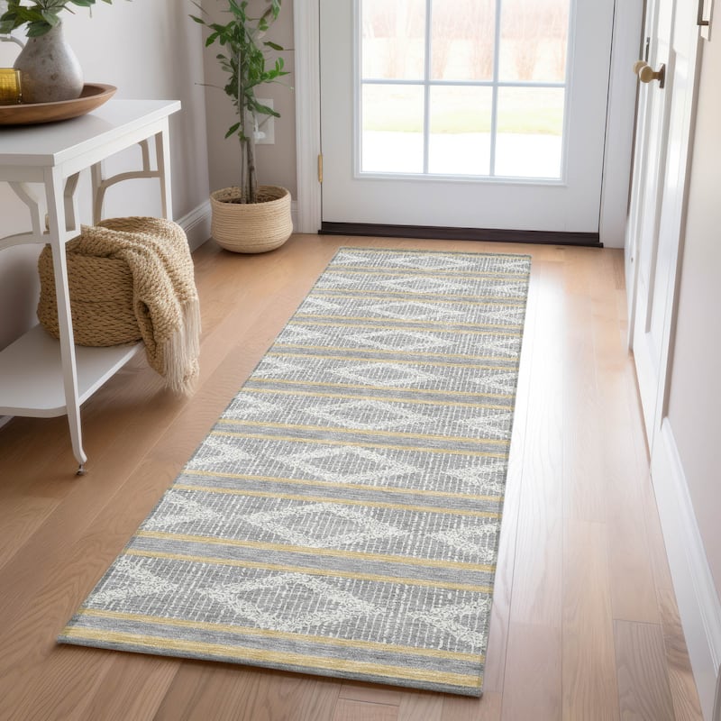 Machine Washable Indoor/ Outdoor Diamond Stripe Chantille Rug - Gray - 2'3" x 7'6"