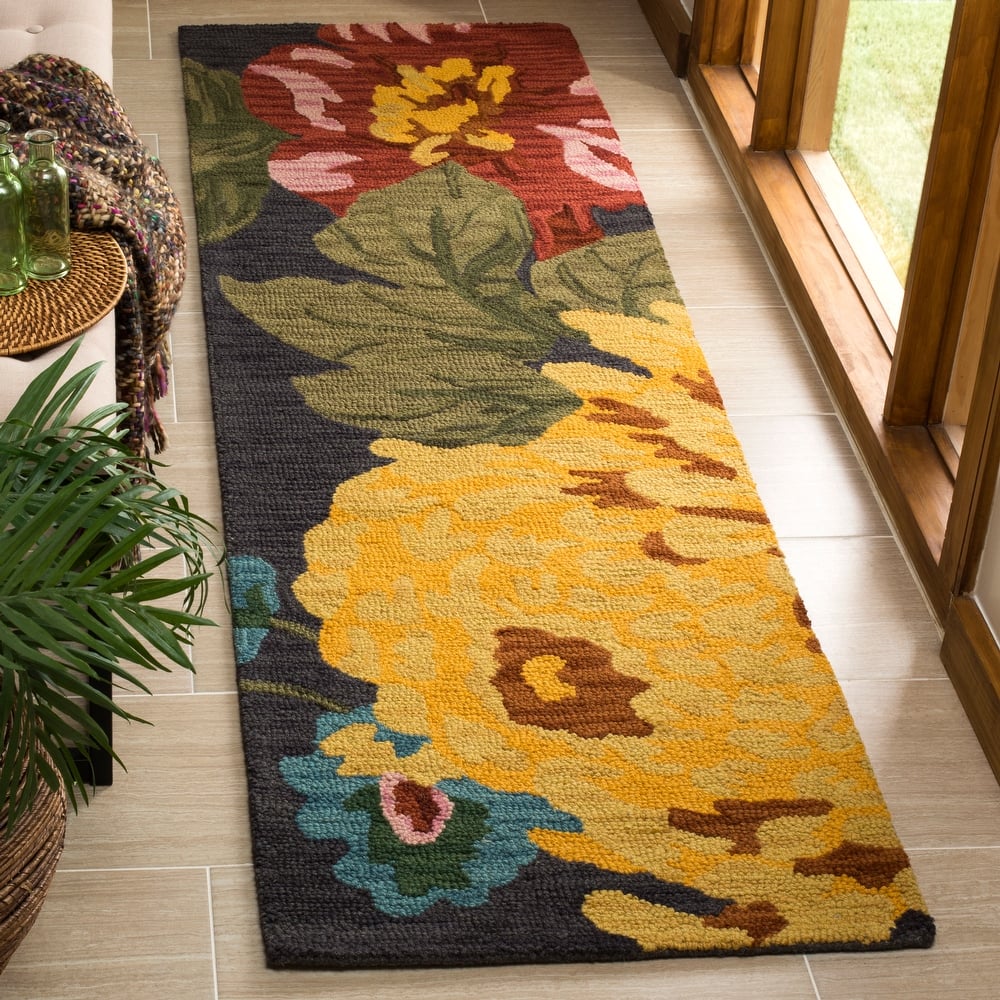 SAFAVIEH Handmade Jardin Cath Country Floral Wool Rug