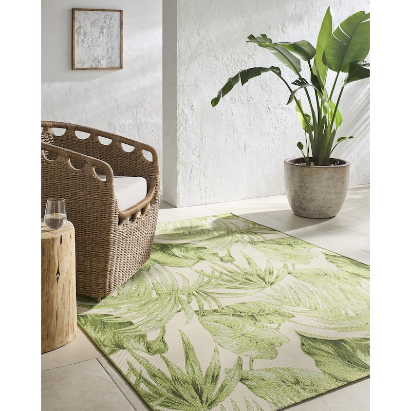Livabliss Warsaw Tropical Indoor / Outdoor Area Rug