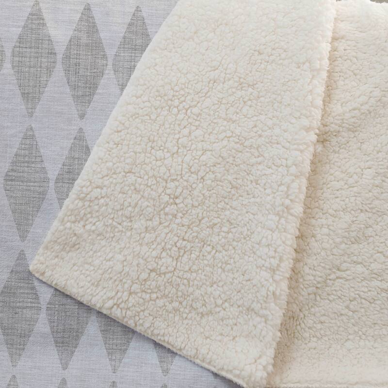 Premium Machine Washable Modern Argyle Sherpa Throw Blanket