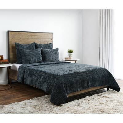 Dimitry 100% Rayon Velvet Quilt by Kosas Home