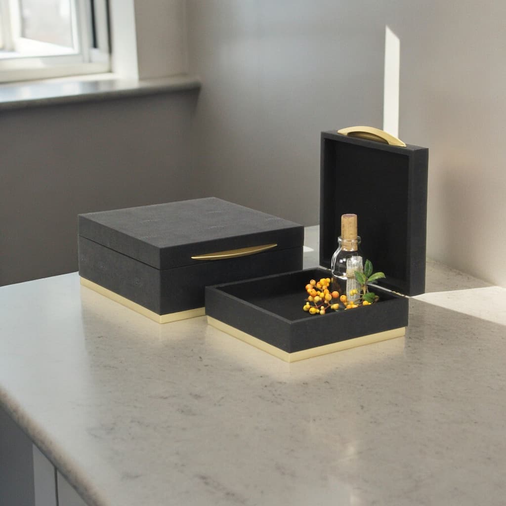 Zynova Square Gold Accented Box Set