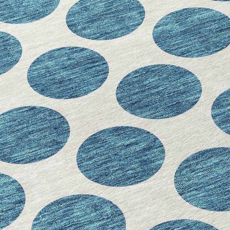 Machine Washable Indoor/ Outdoor Polka Dots Chantille Rug
