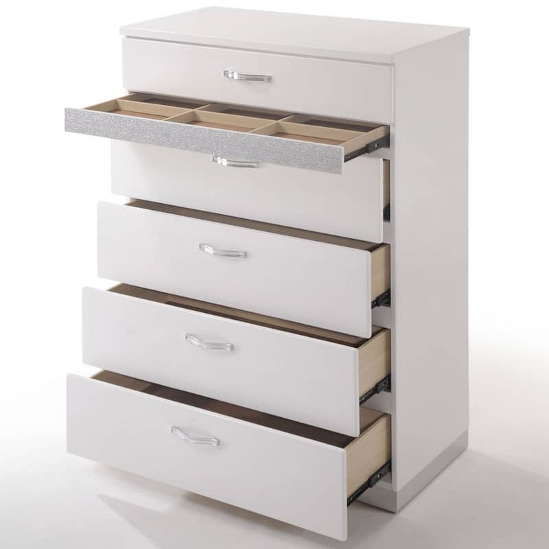 Chest With Six Center Metal Glide Drawers In White Gloss Finish