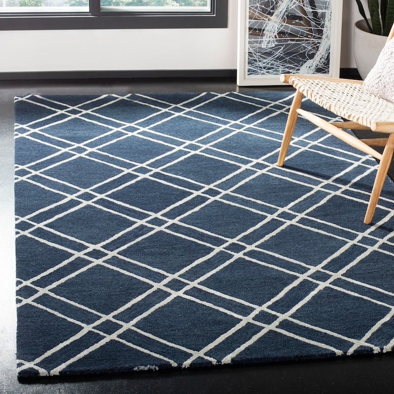 SAFAVIEH Handmade Himalaya Beadwork Modern Wool Rug - 5' x 8' - Navy/Silver