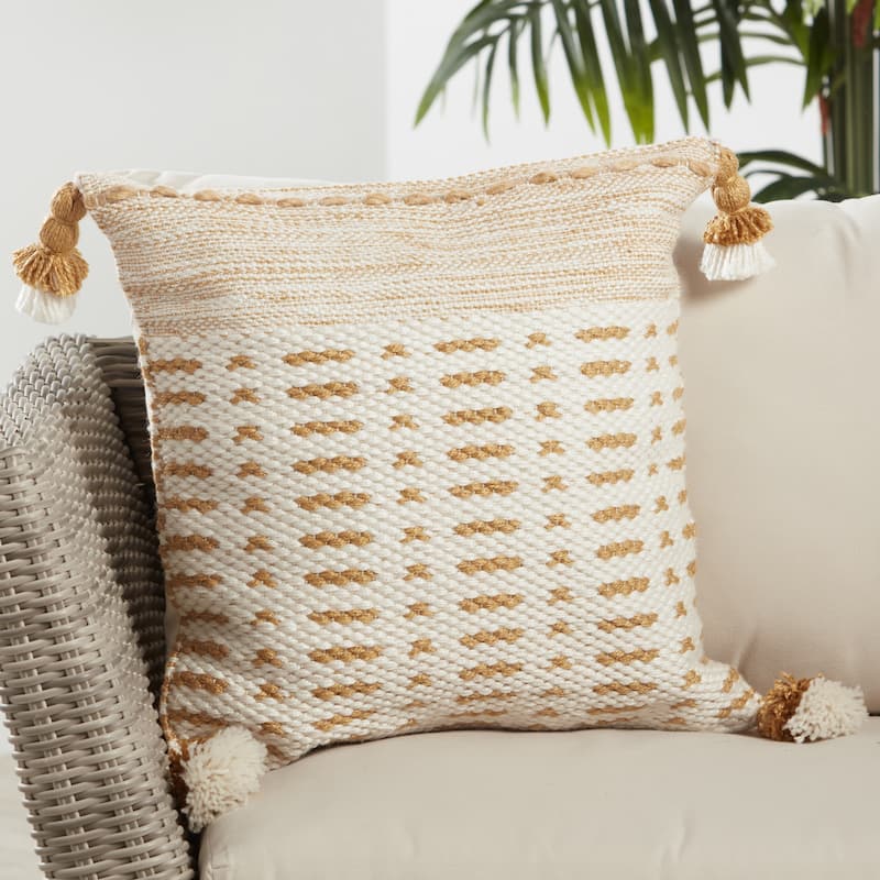 Brenatto Tribal Indoor/ Outdoor Pillow