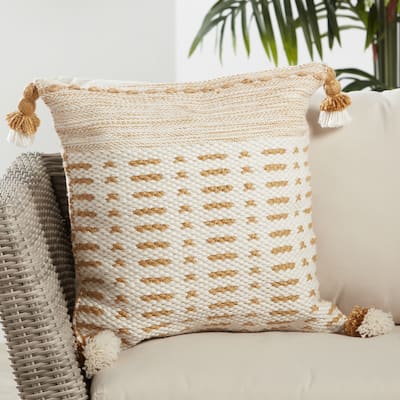 Brenatto Tribal Indoor/ Outdoor Pillow