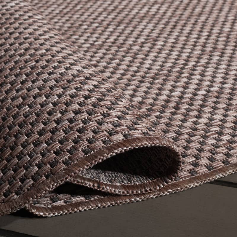 SAFAVIEH Courtyard Begajeta Indoor/Outdoor Waterproof Patio Backyard Rug.