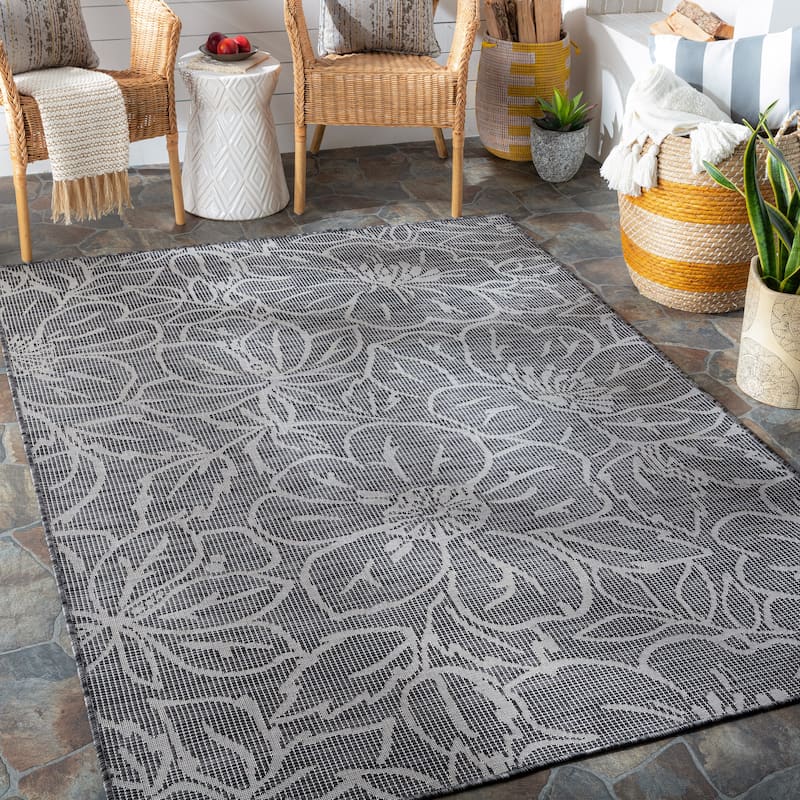 Artistic Weavers Hadley Indoor / Outdoor Floral Area Rug