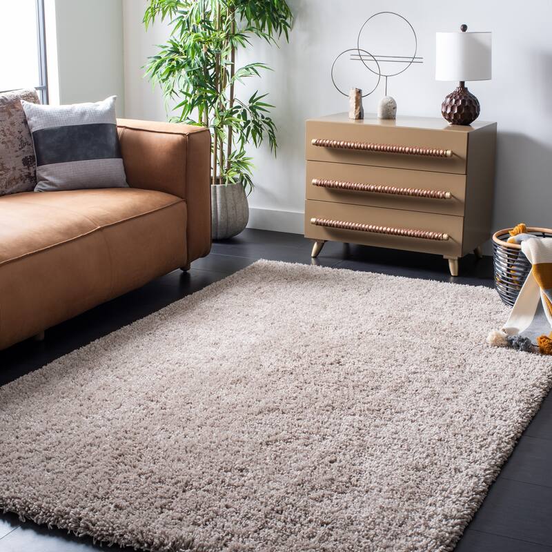 SAFAVIEH Handmade Classic Shag Nakhshun Rug - 5' x 7' - Taupe