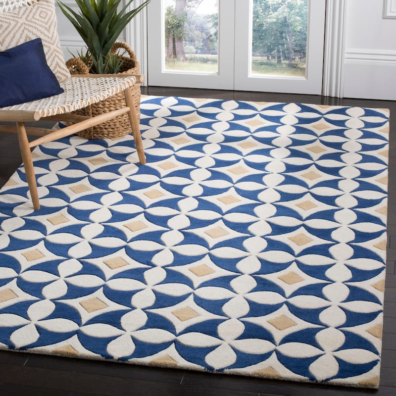 SAFAVIEH Handmade Soho Tenika Regal N.Z. Wool Rug - 5' x 8' - Ivory/Blue