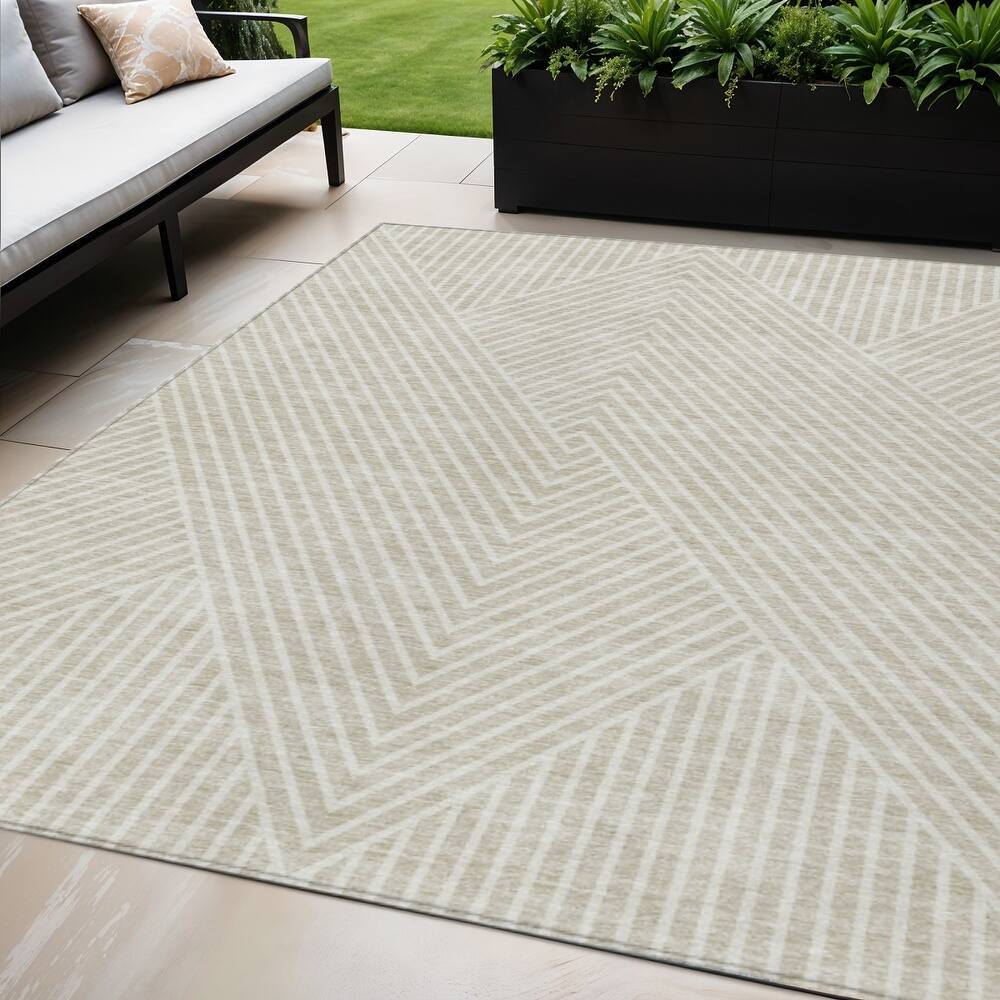 HomeRoots Geometric Transitional Rectangle Outdoor Rug