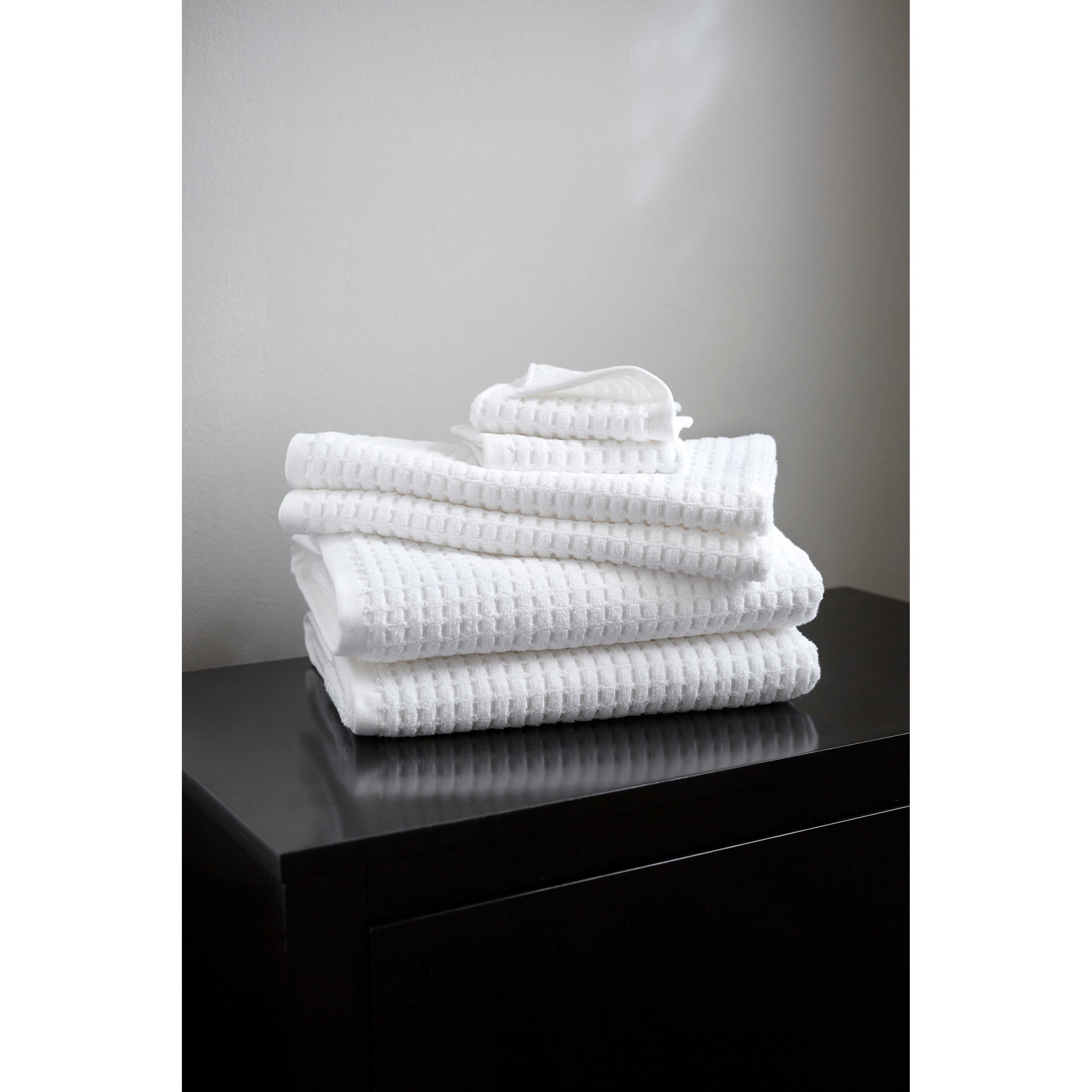 Dkny Quick Dry Towel Set In White