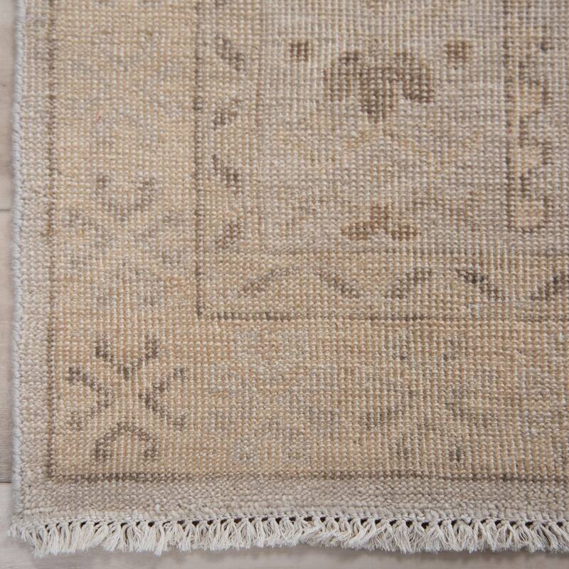 Alora Decor Traditional Hand-knotted Bordered Beige Rug