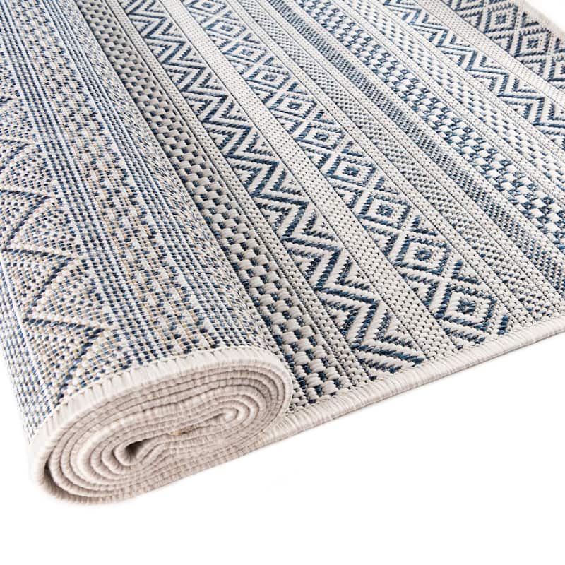 Outdoor Laaset Collection Area Rug