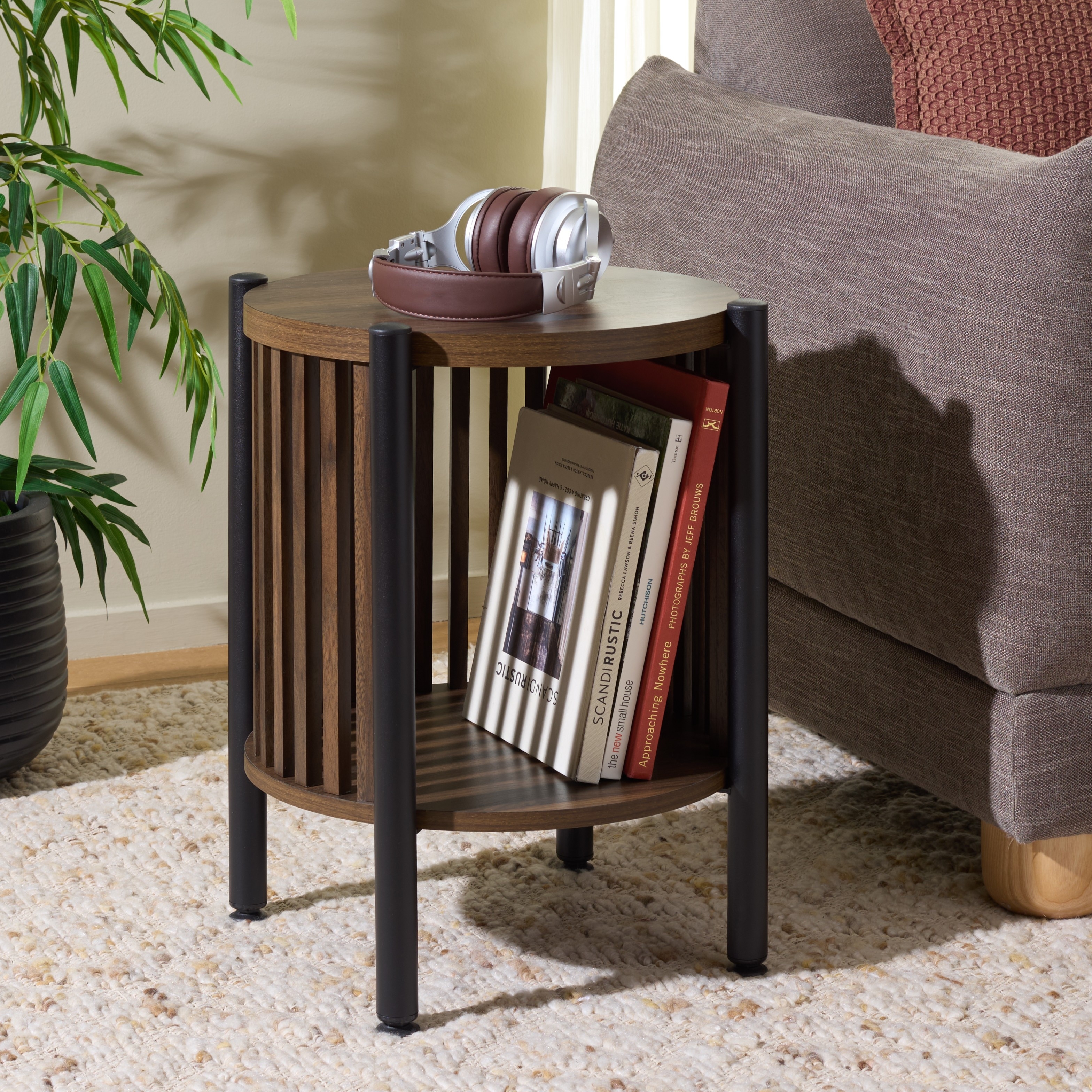SAFAVIEH Home Marami Accent Table - 18"W x 18"D x 21"H