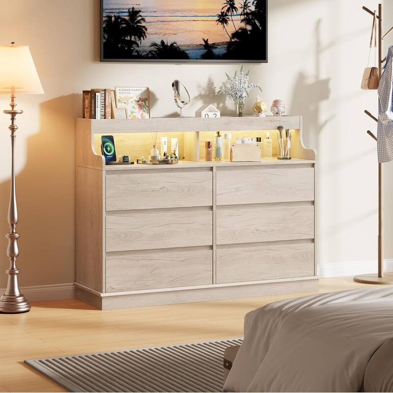 Dresser for Bedroom with 6 Drawers, Modern Chest Featuring LED Lights and Charging Station - Oak - 6-drawer