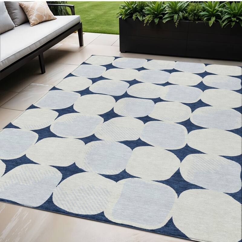 HomeRoots Abstract Transitional Rectangle Outdoor Rug - 5' X 8'