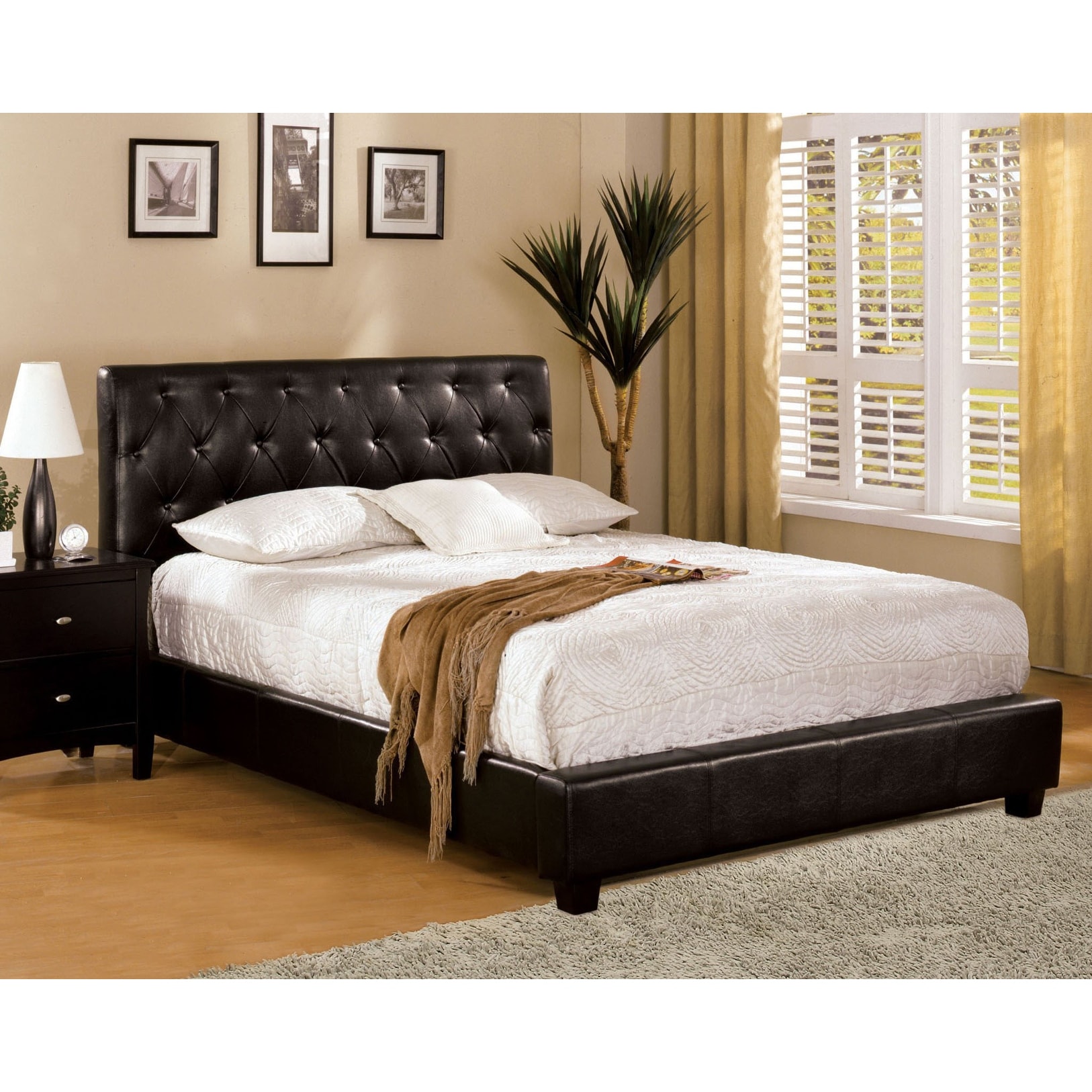 Furniture of America Bai Modern Espresso Faux Leather Upholstered Tufted Platform Bed