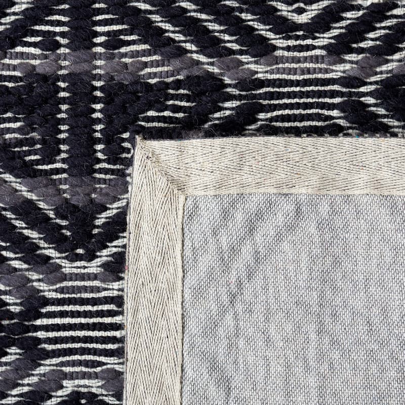 SAFAVIEH Handmade Marbella Beka Wool Rug
