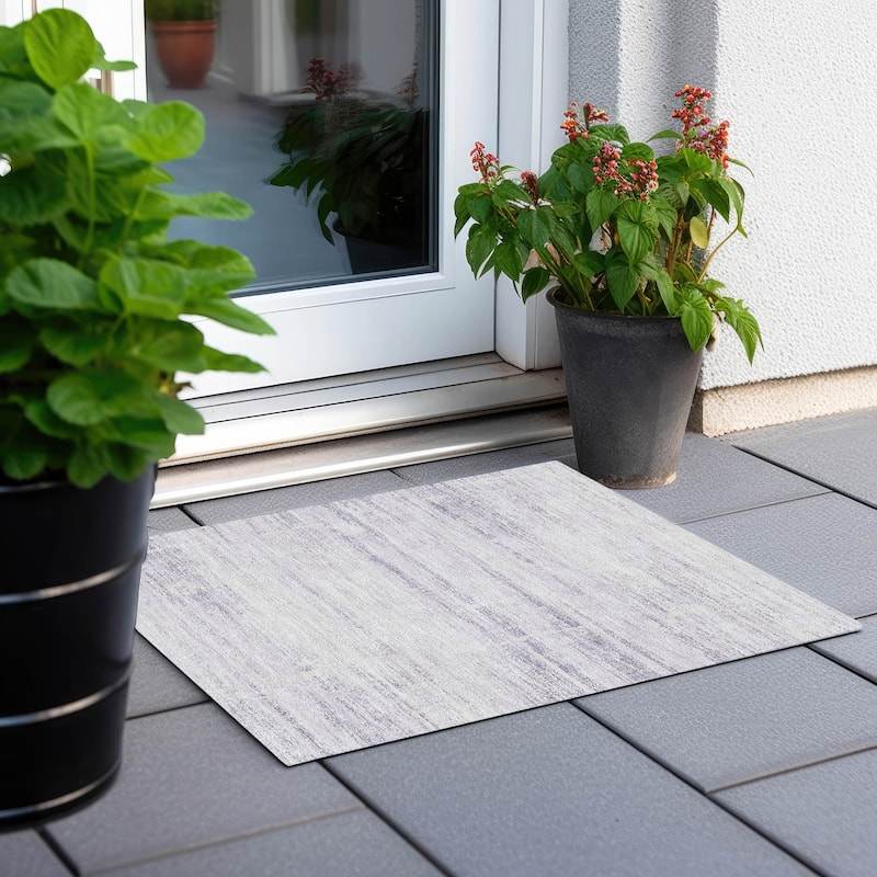 Machine Washable Indoor/ Outdoor Chantille Ombre Solid Rug - Lavender - 1'8" x 2'6"