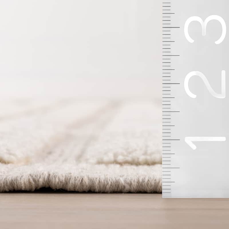 Nuloom Zavira Solid Mid-Century Modern Area Rug