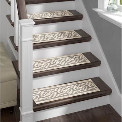 Sofia Rugs Shaggy Stair Treads White Aura Set of 13 with double sided tape