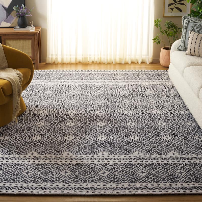 SAFAVIEH Handmade Micro-Loop Lutetia Wool Rug