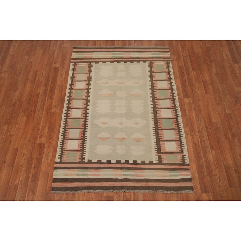 Hand Woven Southwestern Wool Multi-Colored Geometric Area Rug - 5' 10'' X 4' 1''