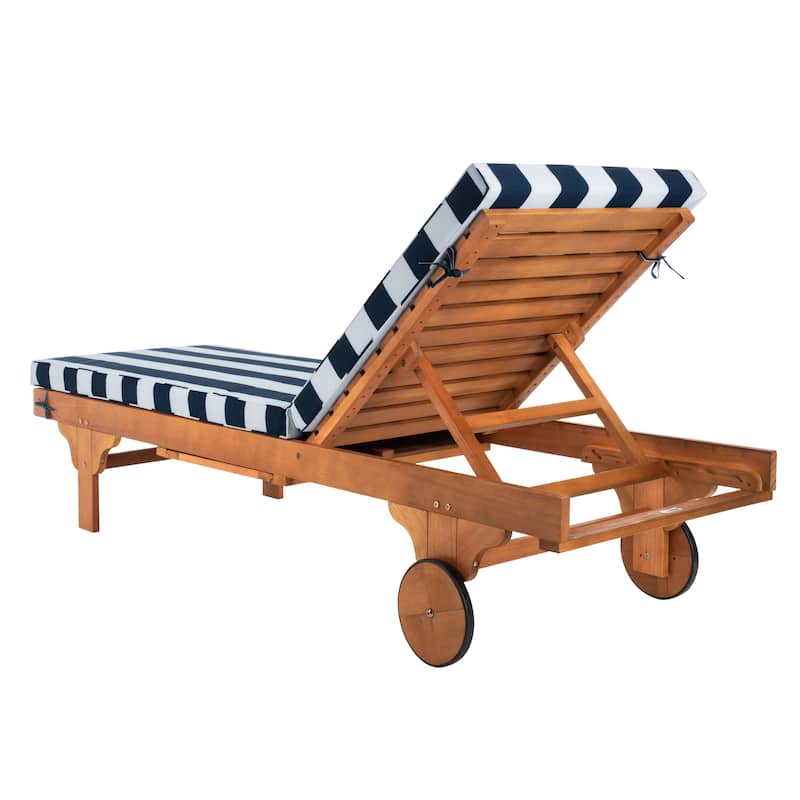 SAFAVIEH Outdoor Aubrie Adjustable Chaise Lounge Chair with Wheel.
